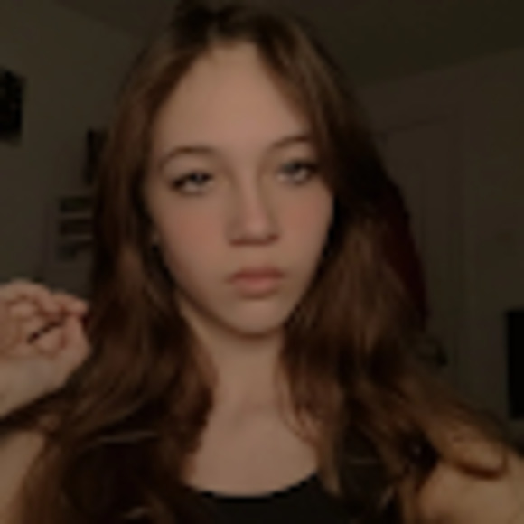 Meet your Posher, Tiffany - Picture 1 of 1